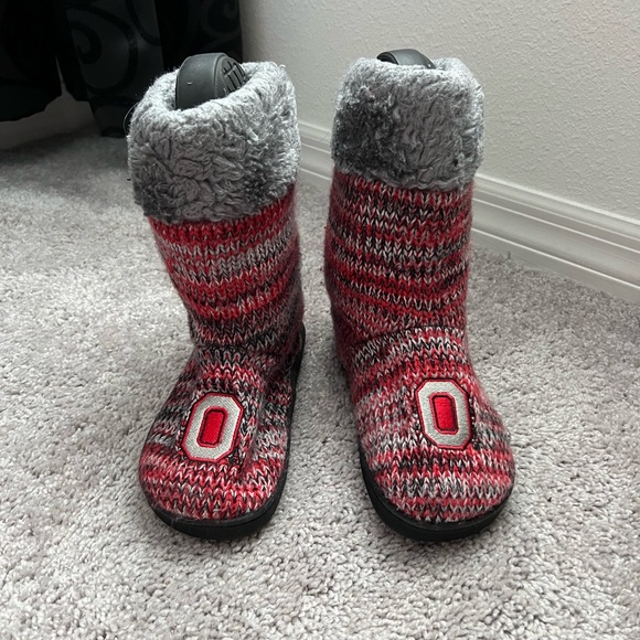 EUC Ohio State Women’s Slippers Size Small 6 - Picture 1 of 6